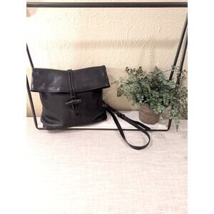 Dooney & Bourke Leather Toggle Medium Black Shoulder Purse Handbag